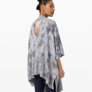 Lululemon Key to warmth wrap
